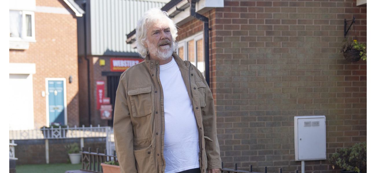A popular actor has announced their departure from Coronation Street after three years.