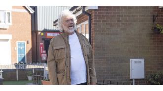 A popular actor has announced their departure from Coronation Street after three years.