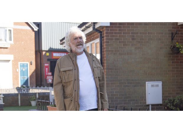 A popular actor has announced their departure from Coronation Street after three years.