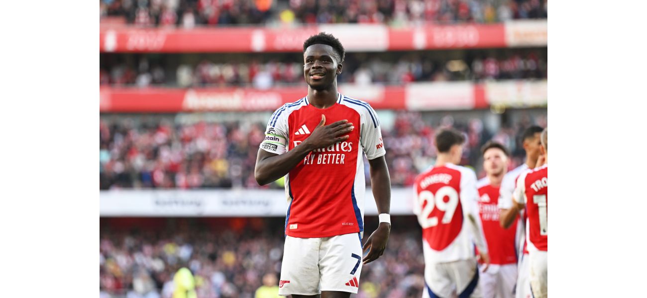 Saka credits two Arsenal players for elevating the team's performance.