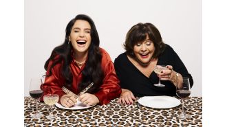 Jessie Ware's mother reveals the celebrity cook who labeled her as 'overly controlling'.
