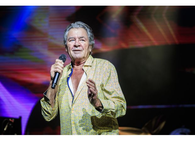 Famous rock stars from the 1970s confess that their goodbye tour was not serious.