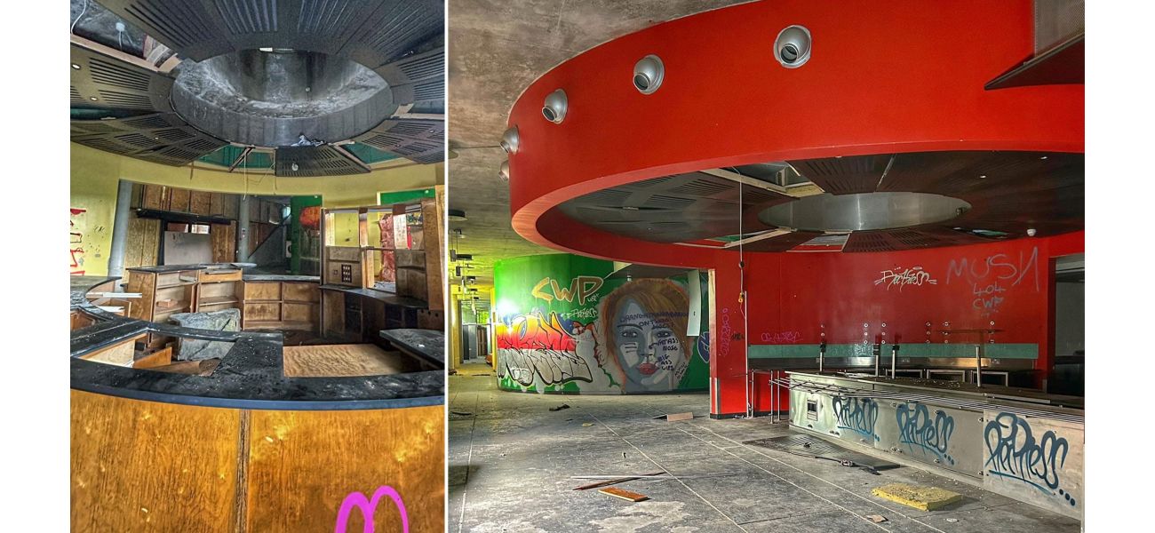 An explorer discovers a museum that was abandoned and destroyed by vandals.