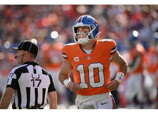 Renck says Bo Nix's slower development is beneficial as he can learn and the Broncos continue to win.