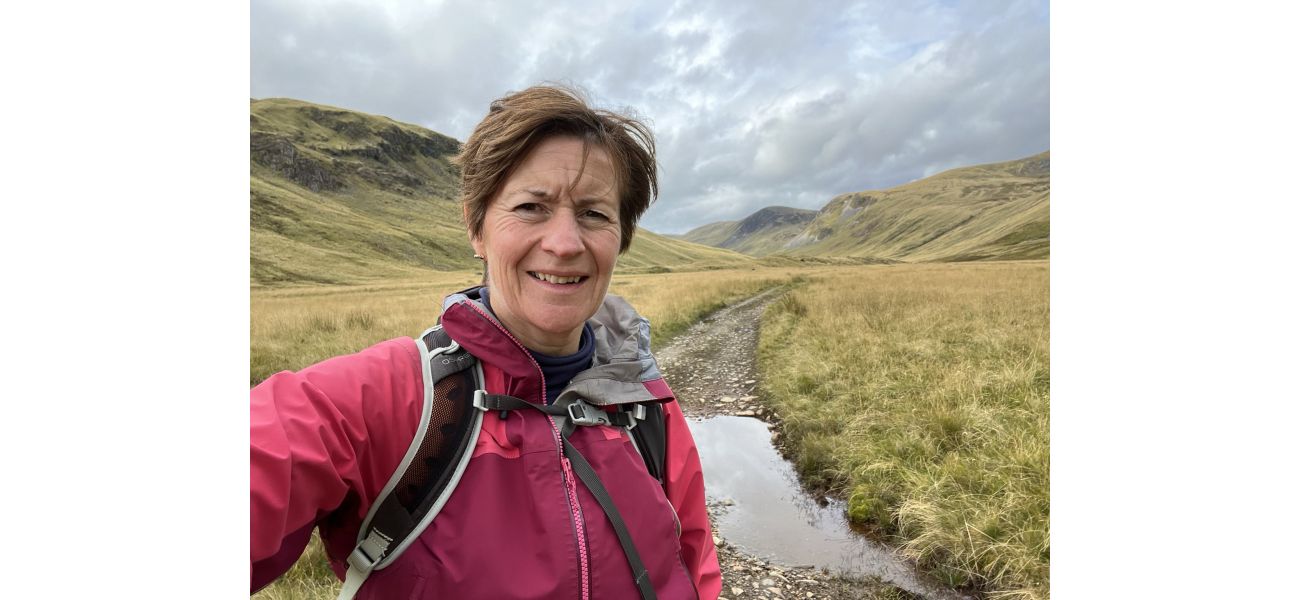 A BBC journalist saved a crying woman who attempted suicide by drowning.