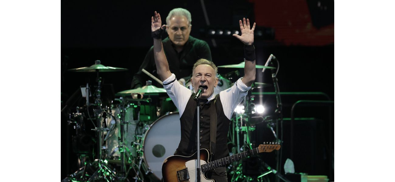 Despite rumors of a farewell tour and illness, 74-year-old Bruce Springsteen reaffirms that he and his band are not quitting.