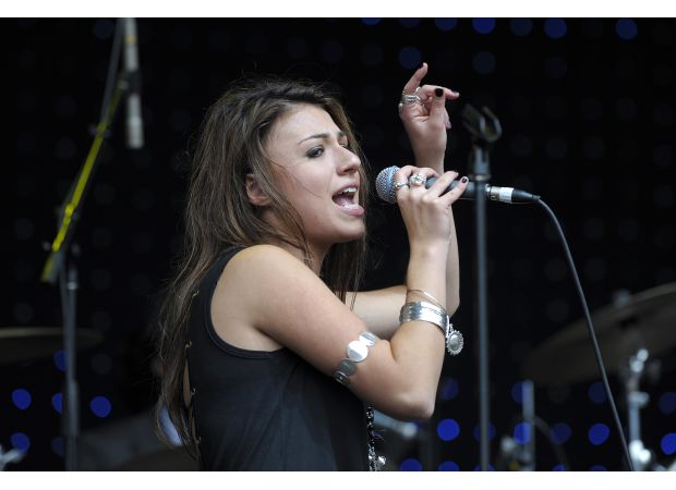 A 2000s pop singer with a catchy song hasn't aged much since debut 16 years ago.