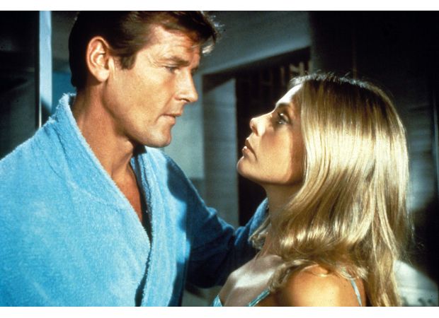 Famous Bond Girl gives clever explanation for choosing Aaron Taylor-Johnson as 007.