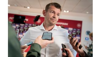 A top Man Utd player asks his coach to avoid playing him for full 90 minutes due to concerns over his injury.