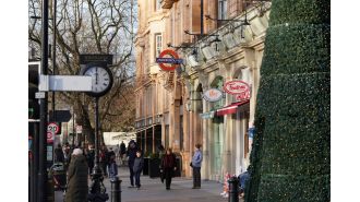 Map displays faster walking routes between London Underground stations instead of taking the tube.