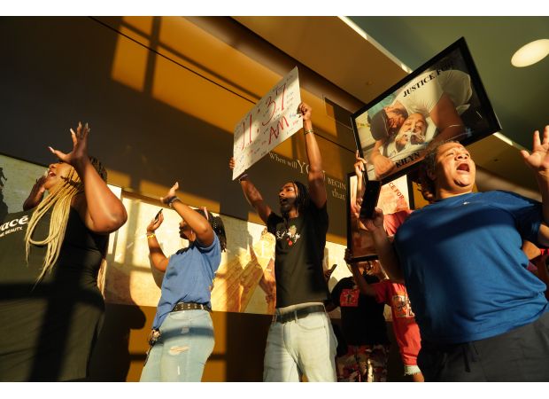 Aurora police officer who shot and killed Kilyn Lewis will not face charges, according to the district attorney.