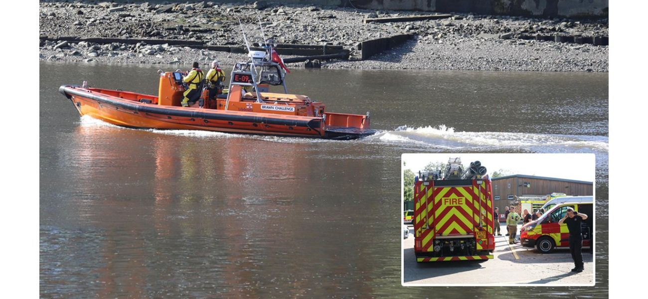 Man goes missing in River Thames when boat overturns.
