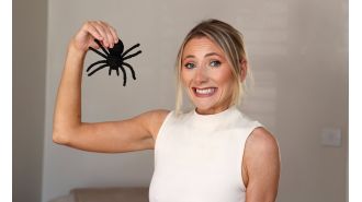 Woman uses Uber to request spider removal from driver.