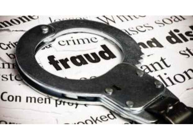 People cheated during process of linking mobile number and Aadhaar.