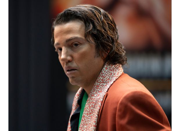 Diego Luna struggled with the intense transformation process, feeling suffocated by the changes to his body.