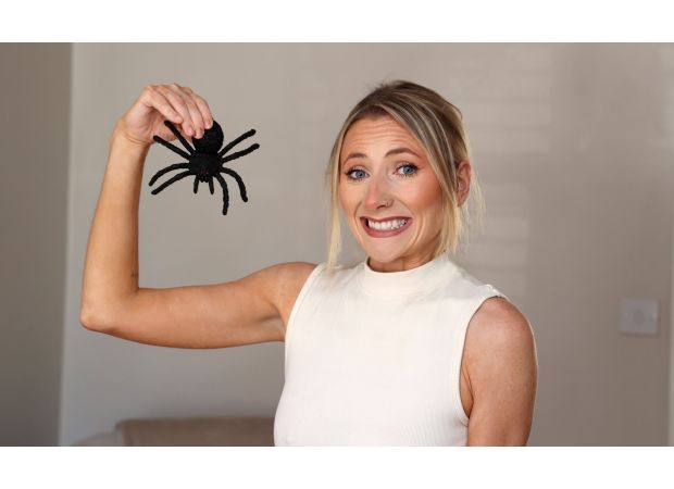 Woman uses Uber to request spider removal from driver.