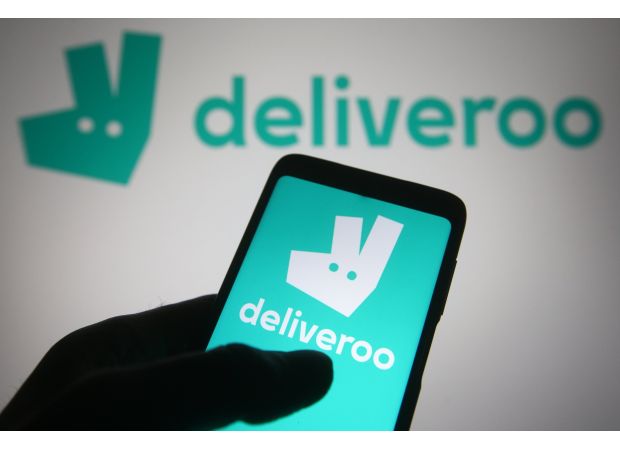 Thousands of customers are left disappointed and hungry after Deliveroo app crashes during lunchtime.