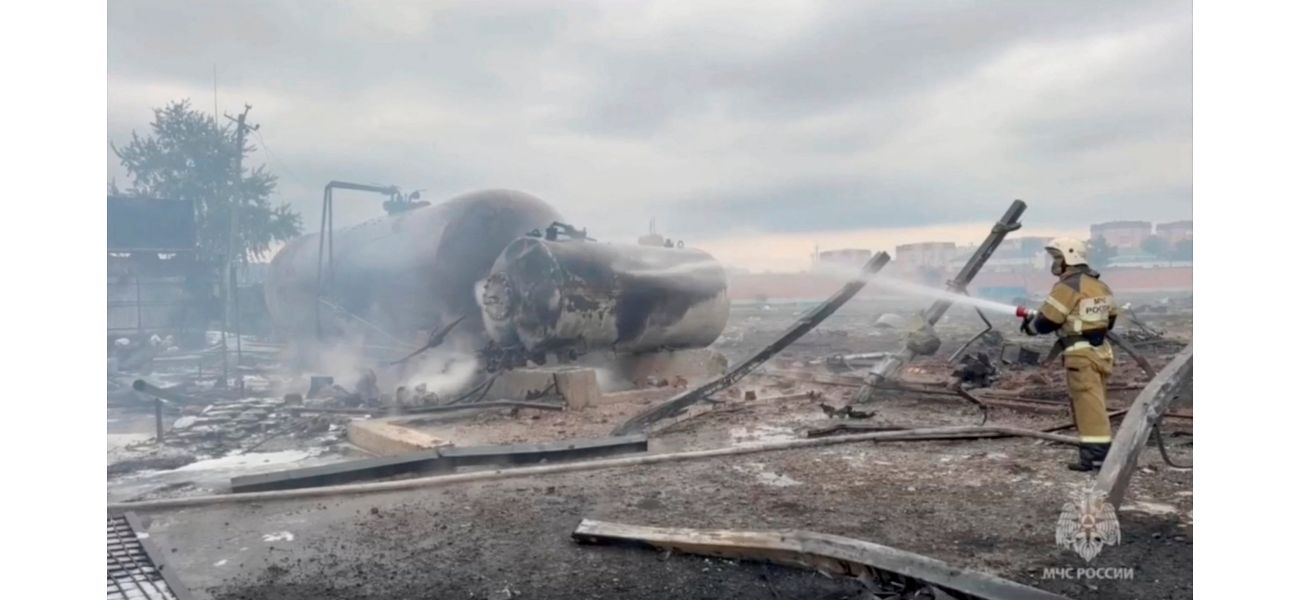 Two kids die in explosion at gas station, flames reaching 1,000ft.