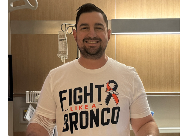 Zack Grossi, a specialist for the Broncos' passing game, has been diagnosed with cancer in his chest. Despite the fear, it is a treatable form.