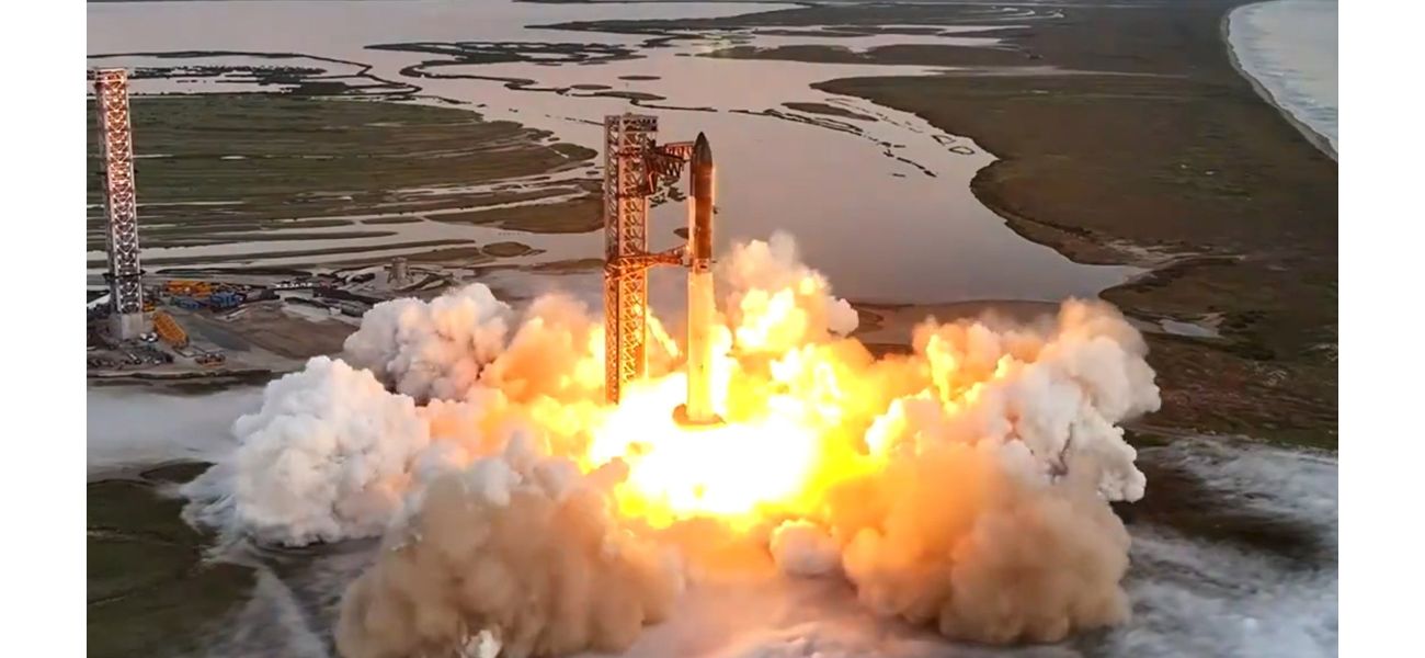 Starship booster successfully lands in SpaceX's latest mission.