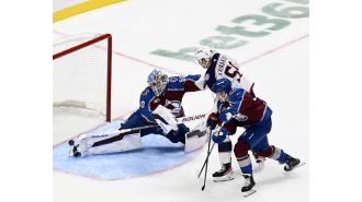 Avalanche loses second game in a row due to poor goaltending, starting the season 0-2.