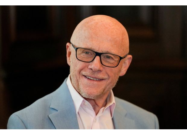 According to the founder of Phones4U, Keir Starmer deserves a £133,000 salary increase.