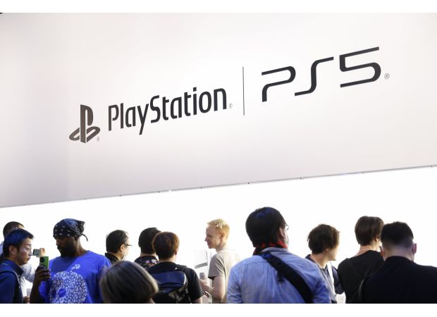 Readers share their thoughts on feeling ashamed to identify as a gamer, compare horror games Until Dawn and Condemned, and discuss the metaphor of ReFantazio.