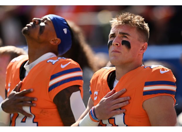 Courtland Sutton catches incredible TD against Chargers while playing for Broncos.