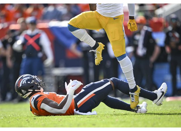 Broncos' early-game offense is a major issue, overshadowed by fourth-quarter loss to Chargers.