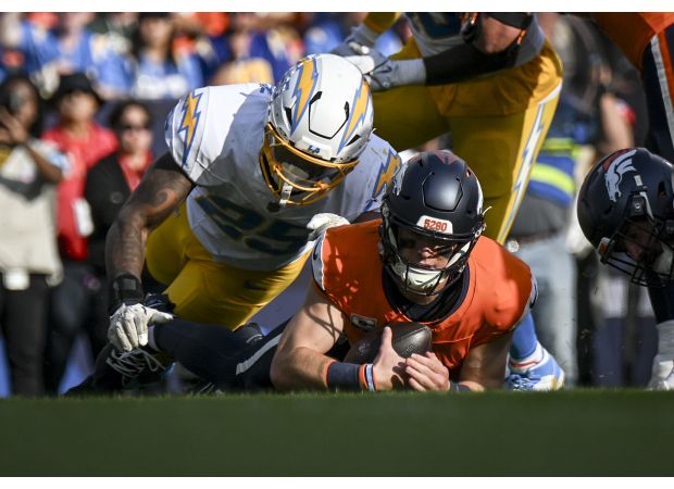 The Denver Broncos lost 23-16 to the Los Angeles Chargers in Week 6 of the NFL.