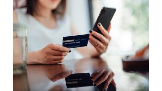 Four banks offer cash for switching accounts.