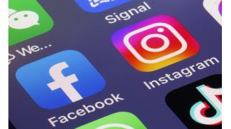 UK residents unable to access Facebook and Instagram due to technical issues.