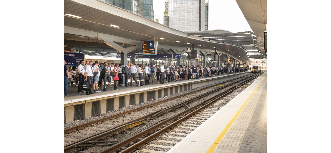 London Bridge station will have train delays throughout the morning, causing travel disruptions.