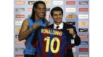 Ex-Man Utd CEO explains why Ronaldinho deal didn't happen.