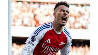Arsenal's Gabriel Martinelli is unable to train with Brazil before their upcoming match against Peru due to an injury.