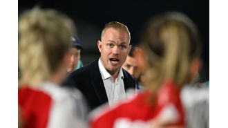 Eidevall's downfall at Arsenal: alienating fans and team.