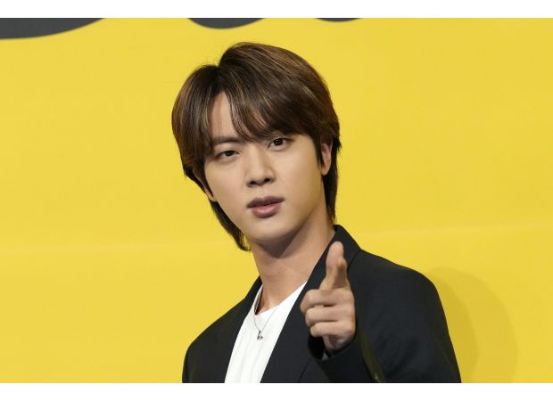 Fans of BTS are thrilled as the final member of the group finally makes an announcement after a long wait.