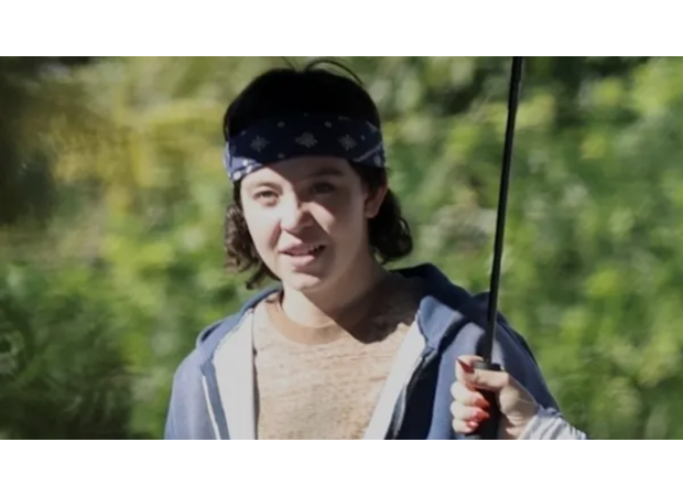 Blonde actress looks completely different for boxing movie role.