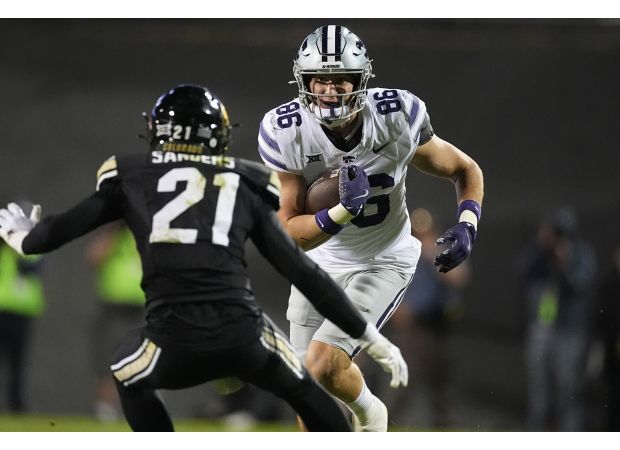 Will Deion Sanders have to bench his son Shilo if he misses another play against Arizona? Coach Prime may not have a choice.