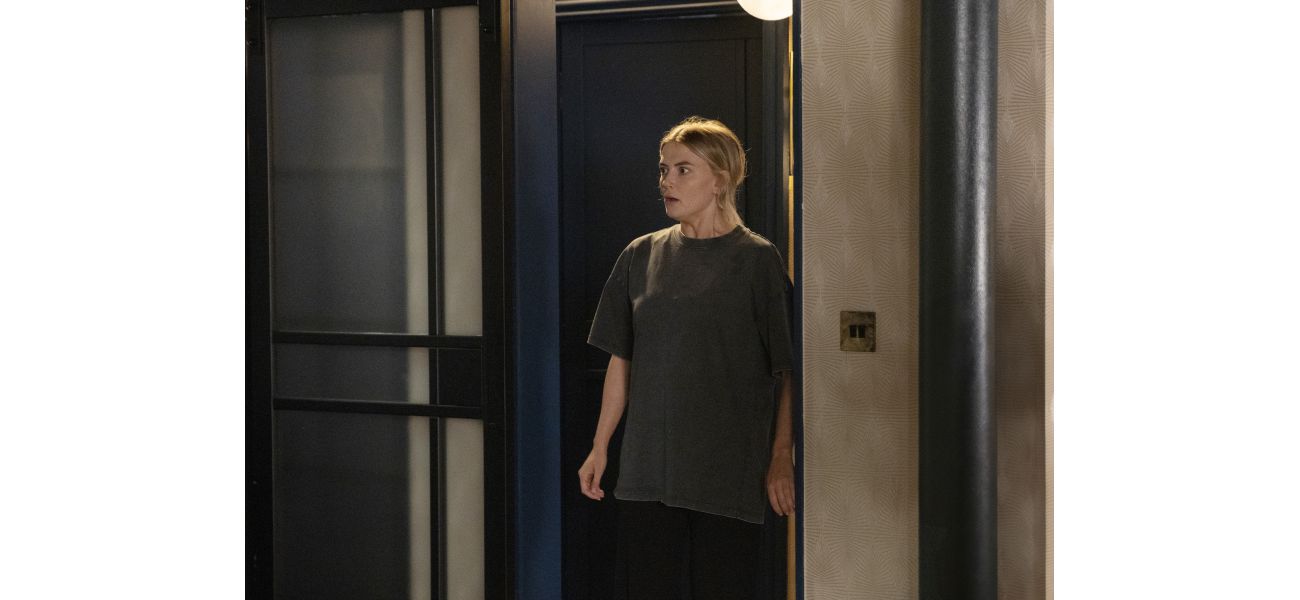 A popular character from Coronation Street makes a comeback, but is immediately faced with a dangerous situation.