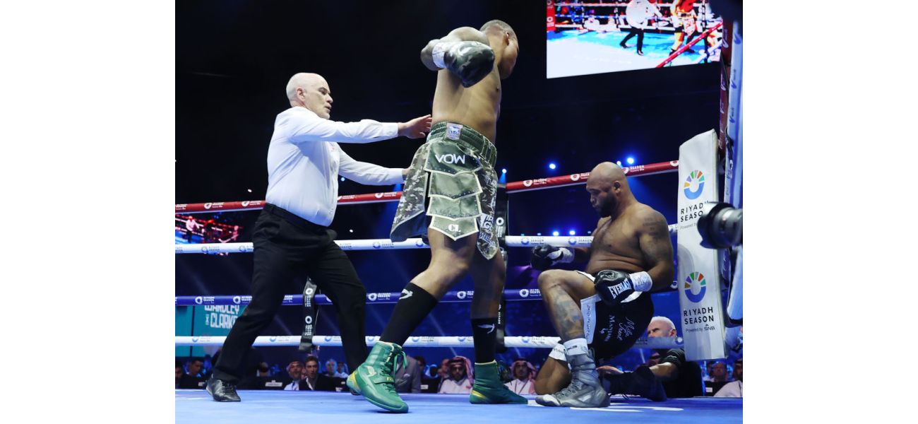 Investigation launched into gloves used by Fabio Wardley following violent knockout of Frazer Clarke.