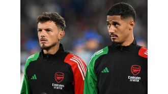 Ben White believes that William Saliba is a strong defender who is difficult to beat in Arsenal training.