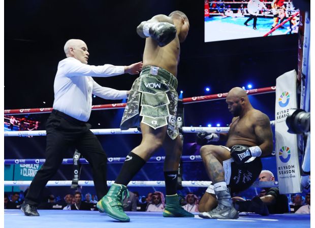 Investigation launched into gloves used by Fabio Wardley following violent knockout of Frazer Clarke.