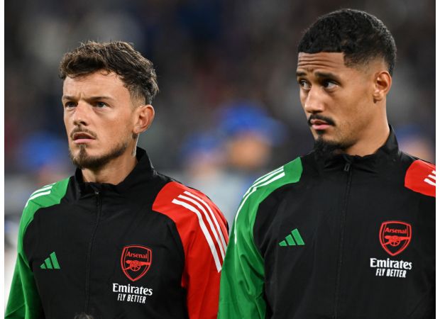 Ben White believes that William Saliba is a strong defender who is difficult to beat in Arsenal training.