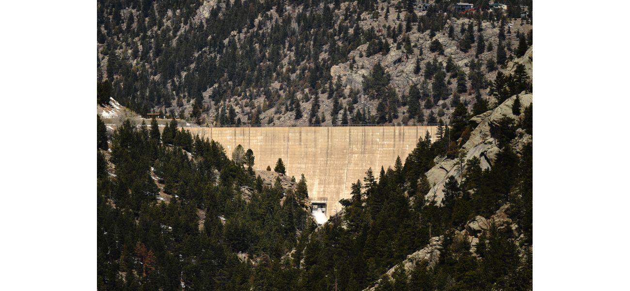 A judge rules that the expansion of Gross Reservoir dam by the government violated environmental law.