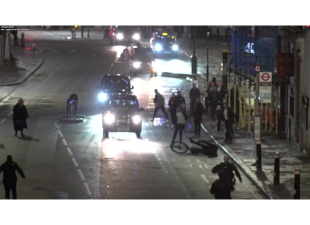 London residents are tired of phone thefts and have started catching the suspects within seconds of the crime.