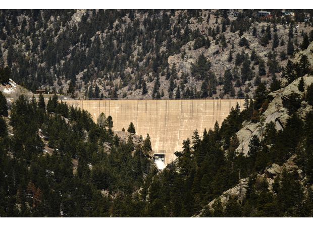 A judge rules that the expansion of Gross Reservoir dam by the government violated environmental law.