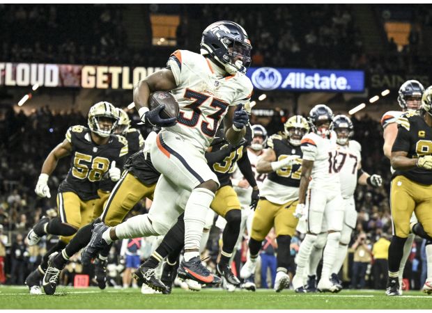 Denver Broncos dominate the New Orleans Saints 33-10 in week 7 of the NFL season.