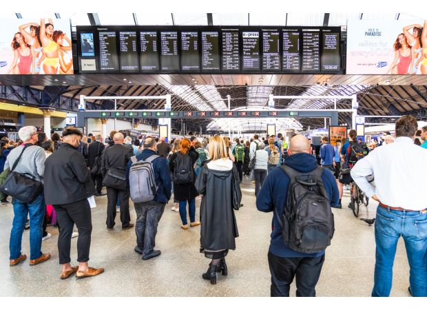 Signal malfunction causing ongoing train disruptions for over 24 hours.