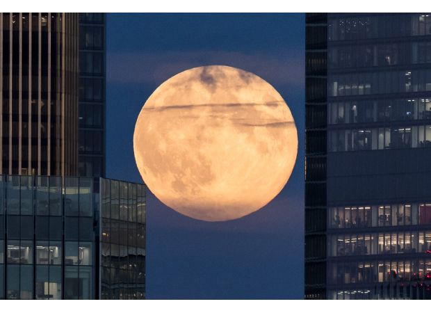 Will we get to witness the stunning supermoon again tonight after it illuminated the skies in the UK?